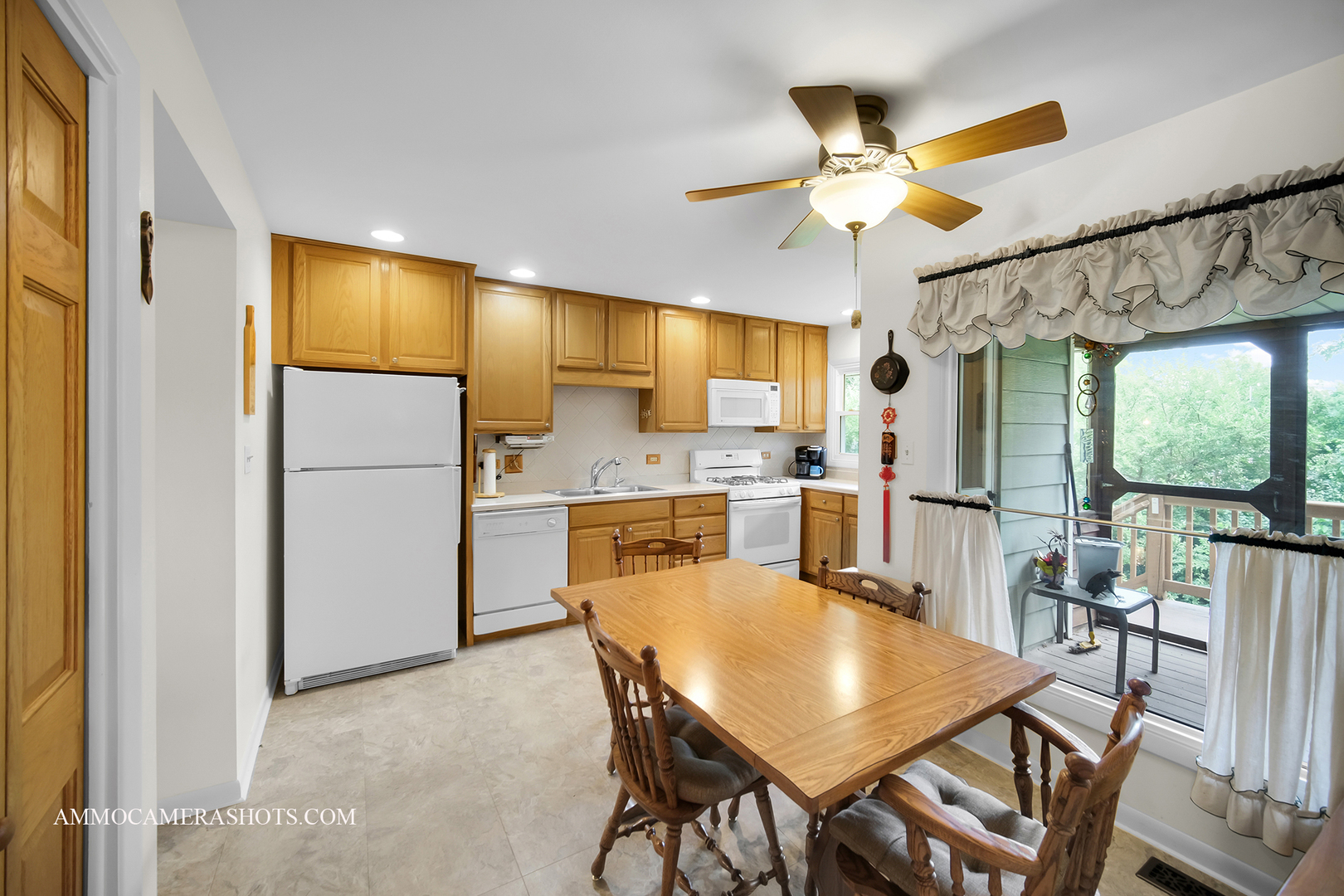 2S165 Huntington Court, Glen Ellyn, IL 60137