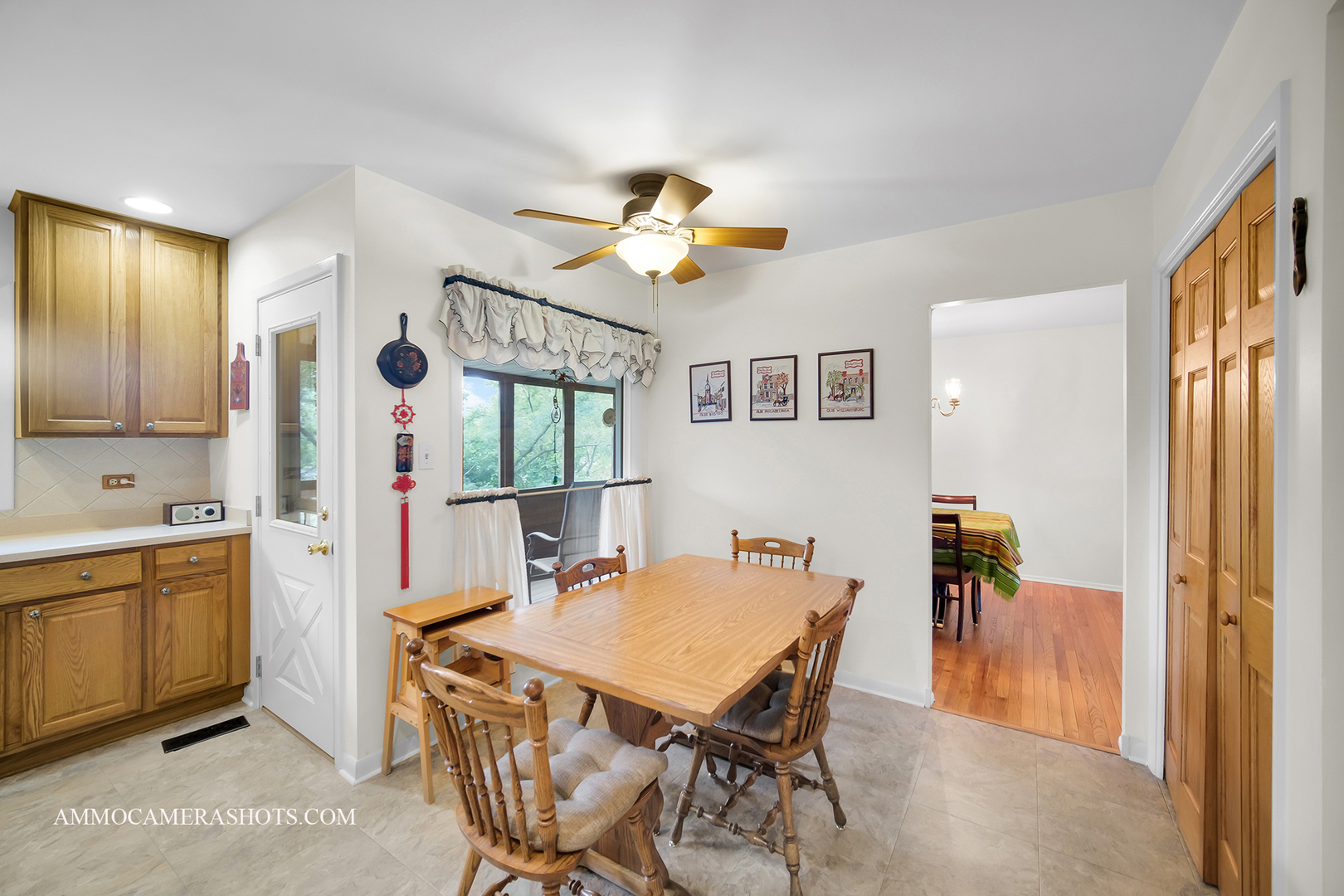 2S165 Huntington Court, Glen Ellyn, IL 60137