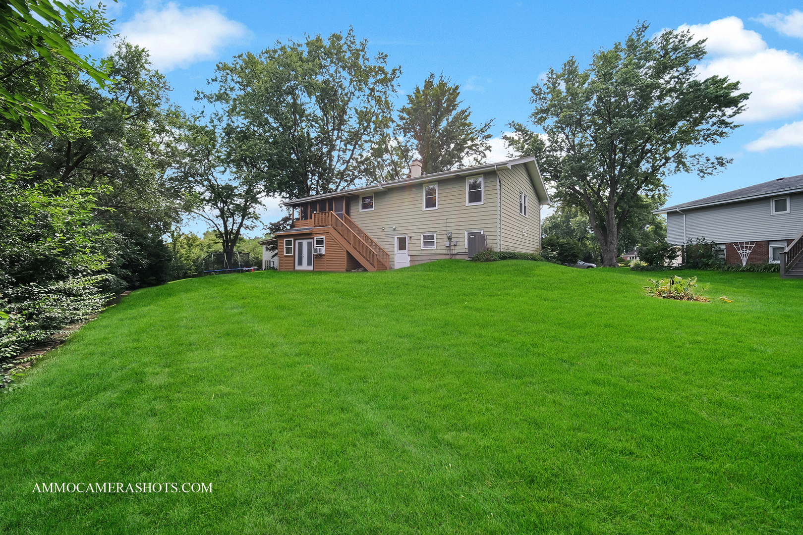 2S165 Huntington Court, Glen Ellyn, IL 60137
