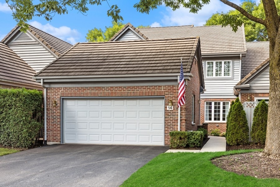 14 Southgate Court #14, Burr Ridge, IL 60527