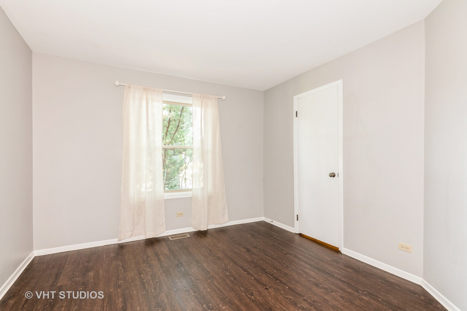 1561 Raymond Drive #103, Naperville, IL 60563