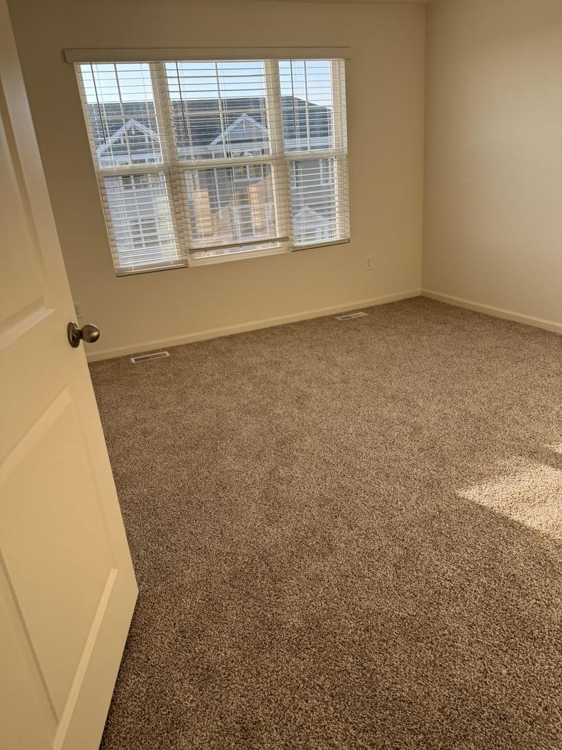 2156 Glacier Street #2156, Mundelein, IL 60060