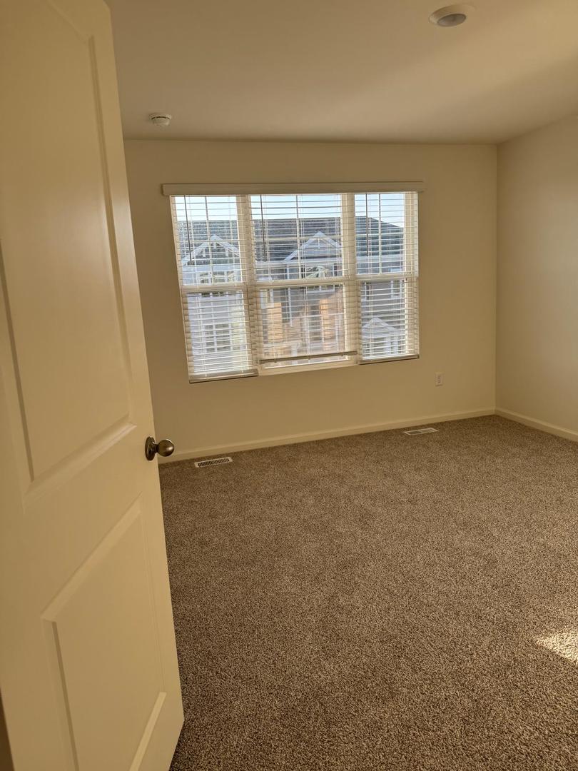 2156 Glacier Street #2156, Mundelein, IL 60060
