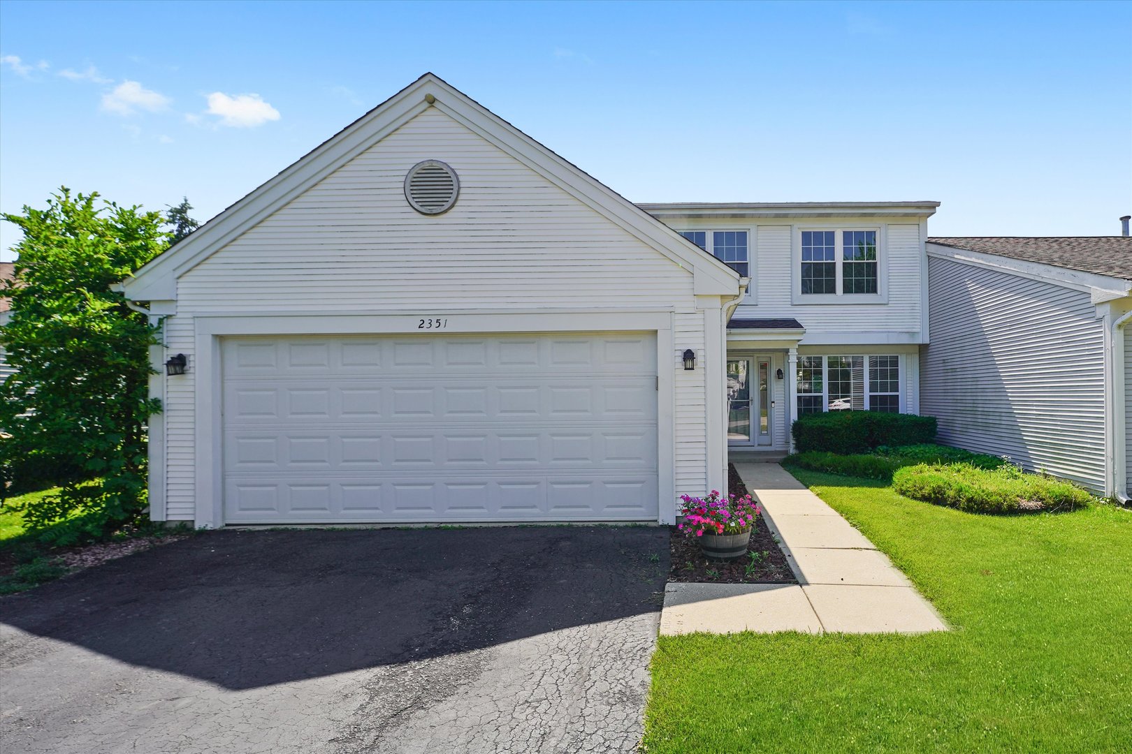 2351 Masters Lane, Round Lake Beach, IL 60073