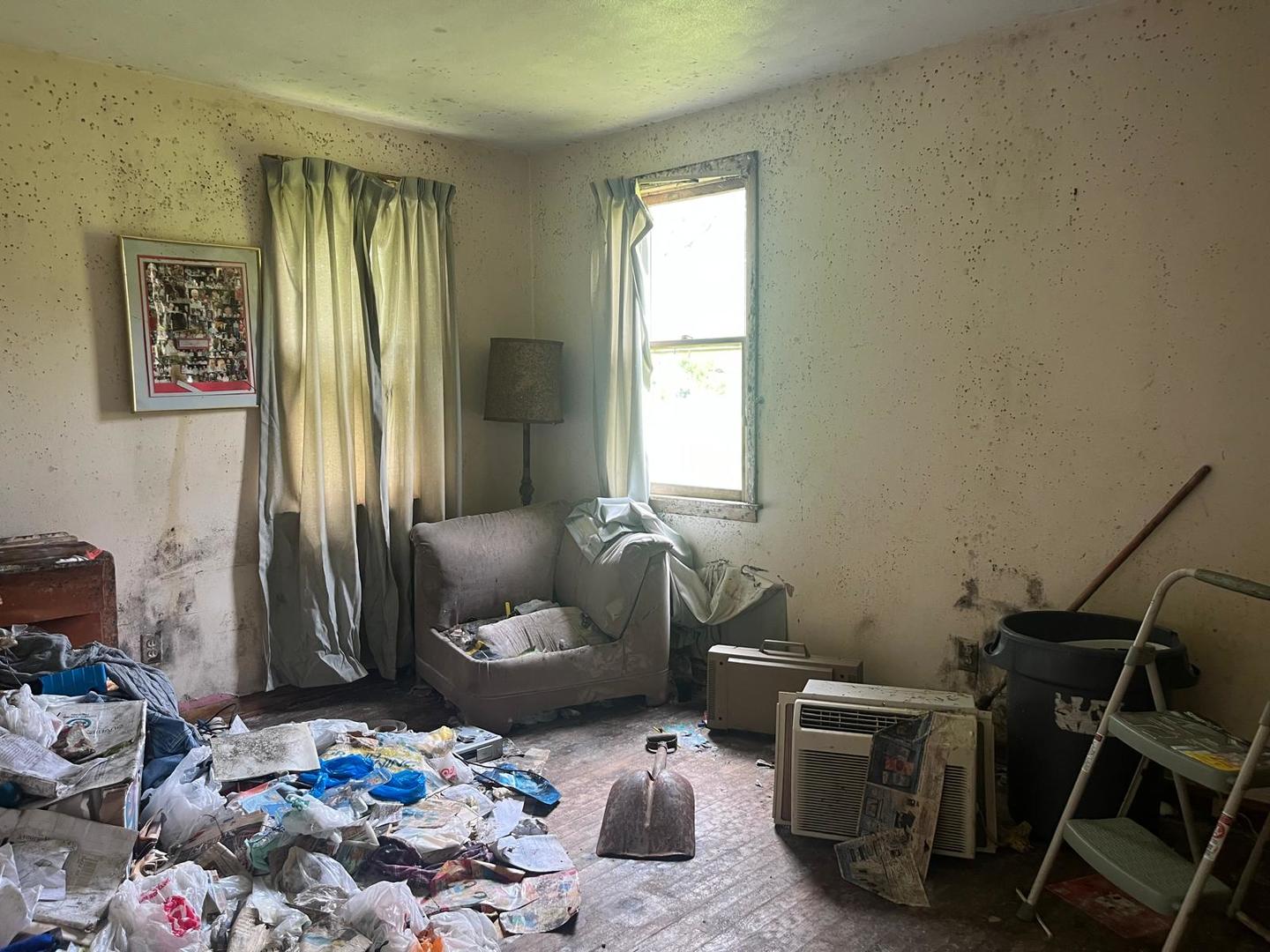 2411 31st Street, Zion, IL 60099