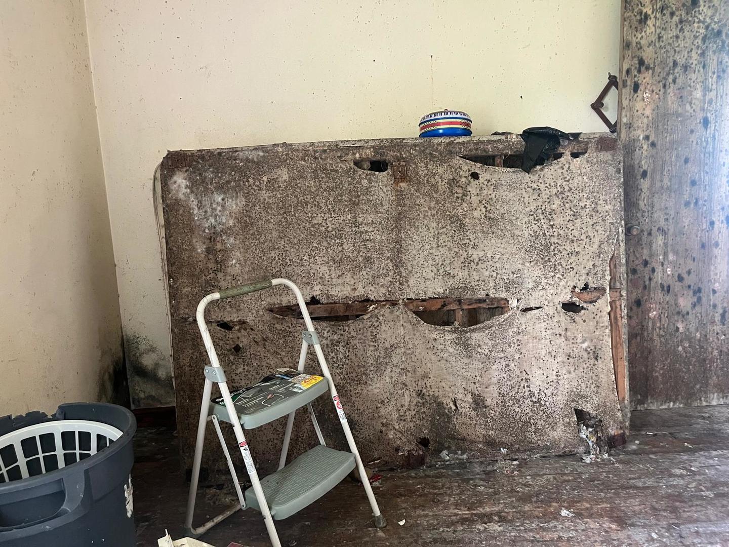 2411 31st Street, Zion, IL 60099