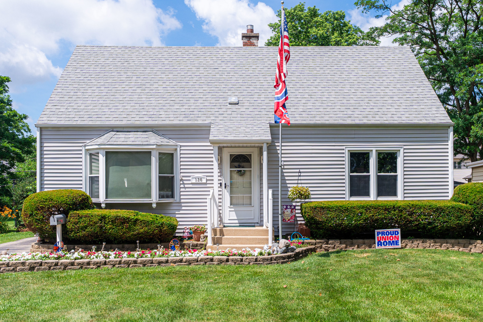 126 S Lewis Avenue, Lombard, IL 60148