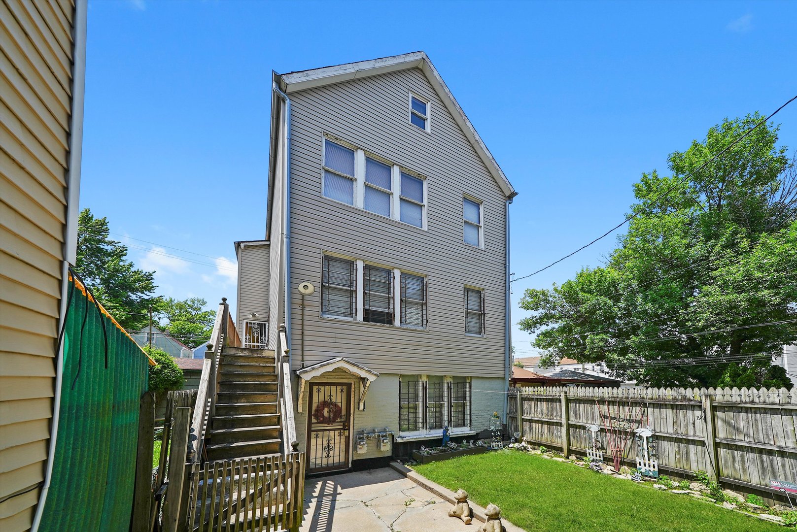 4852 S Wood Street, Chicago, IL 60609