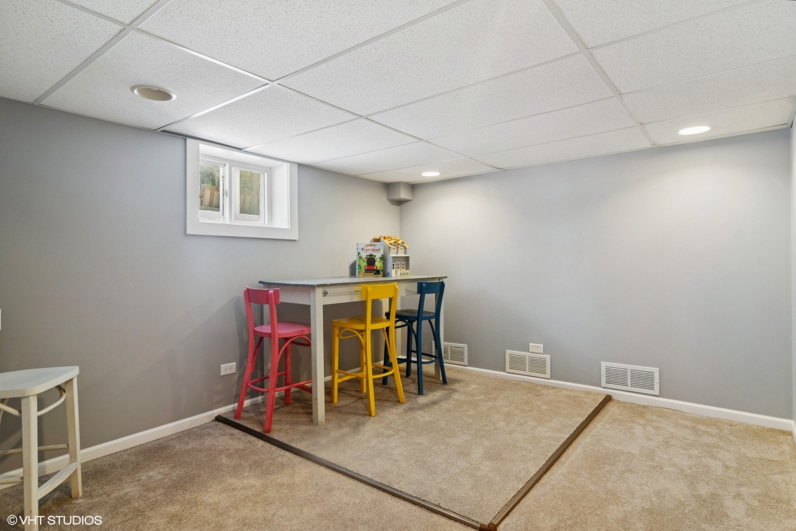 300 W Fremont Street, Arlington Heights, IL 60004