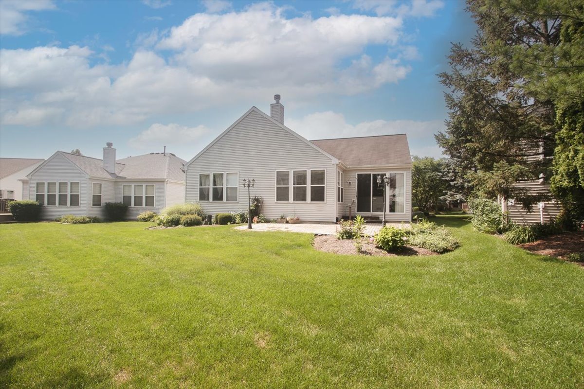 2624 Wessex Drive, West Dundee, IL 60118
