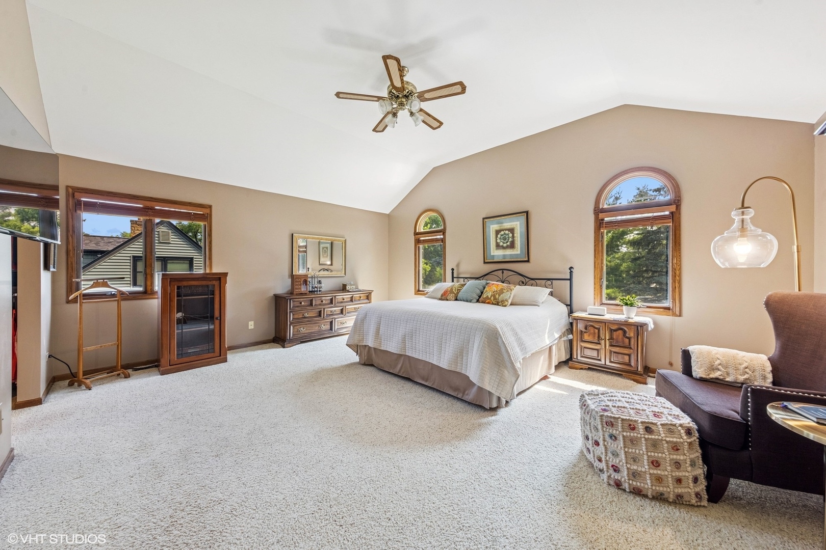 321 Blackhawk Drive, Westmont, IL 60559