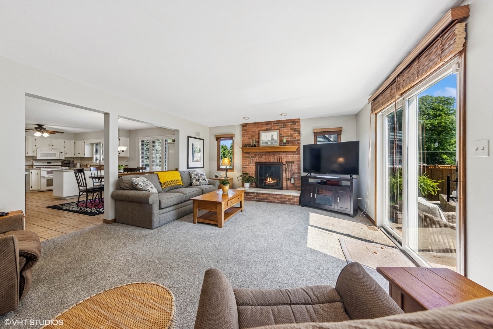 321 Blackhawk Drive, Westmont, IL 60559