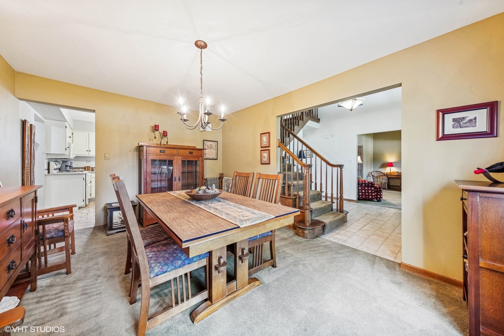 321 Blackhawk Drive, Westmont, IL 60559