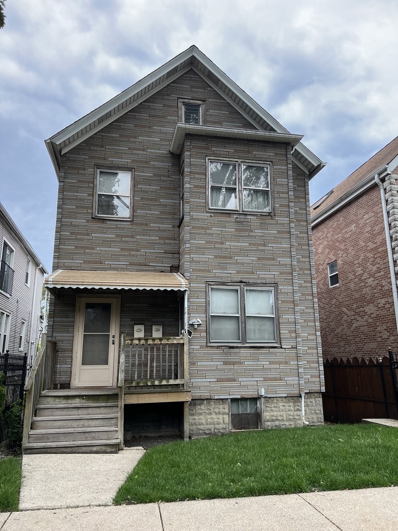 2520 W SHAKESPEARE Avenue, Chicago, IL 60647