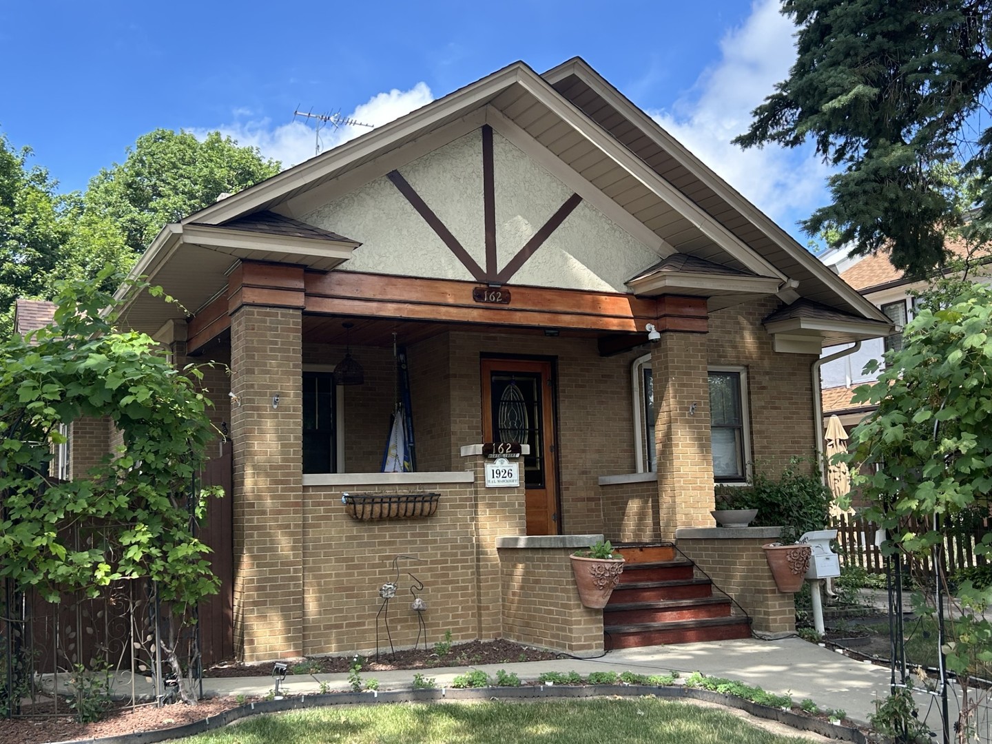 162 N Liberty Street, Elgin, IL 60120