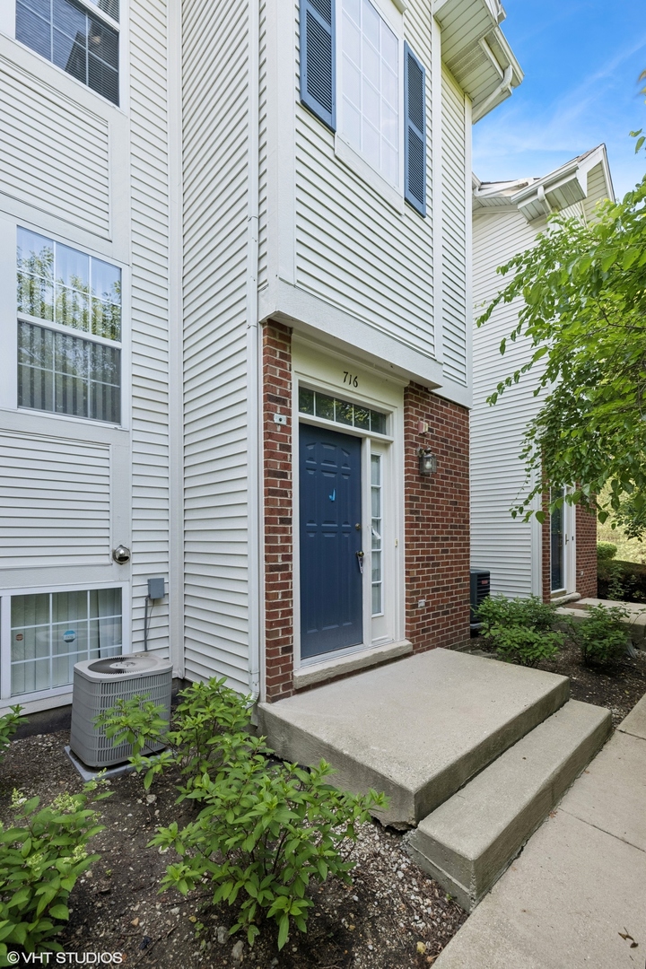716 River Mill Parkway, Wheeling, IL 60090