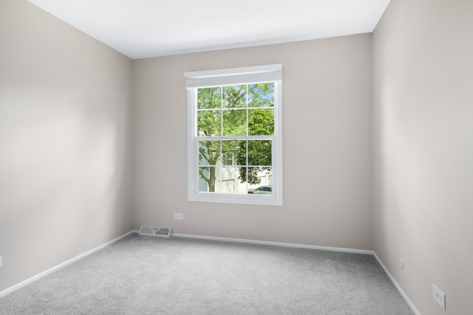 1255 Pearl Avenue #C, Glendale Heights, IL 60139