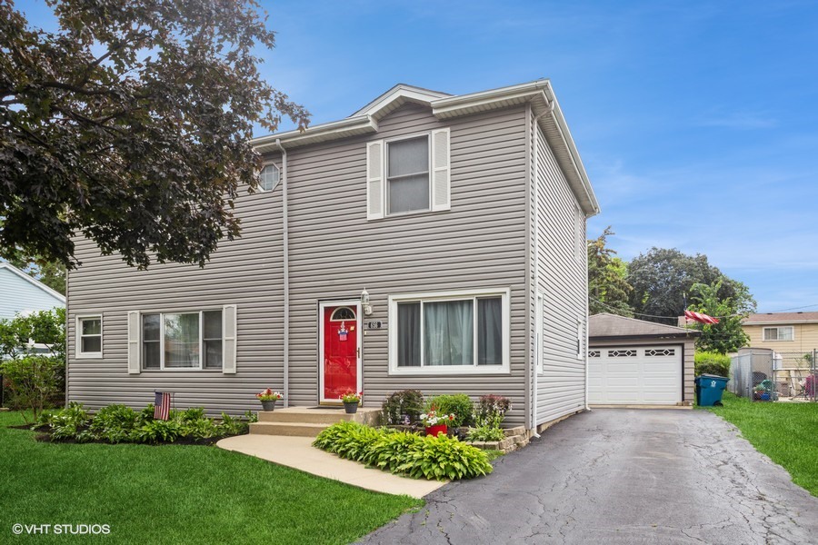 656 W Comstock Avenue, Elmhurst, IL 60126