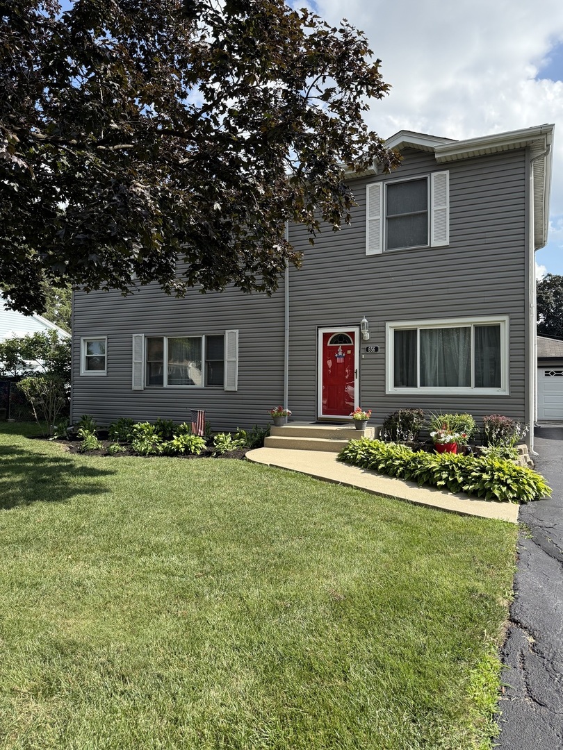656 W Comstock Avenue, Elmhurst, IL 60126