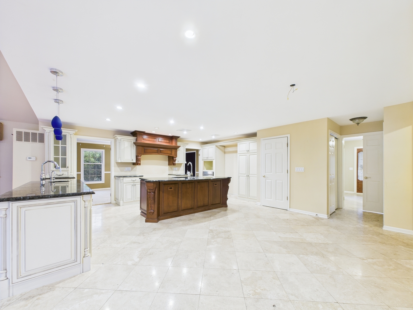 558 Saint Andrews Lane, Inverness, IL 60067