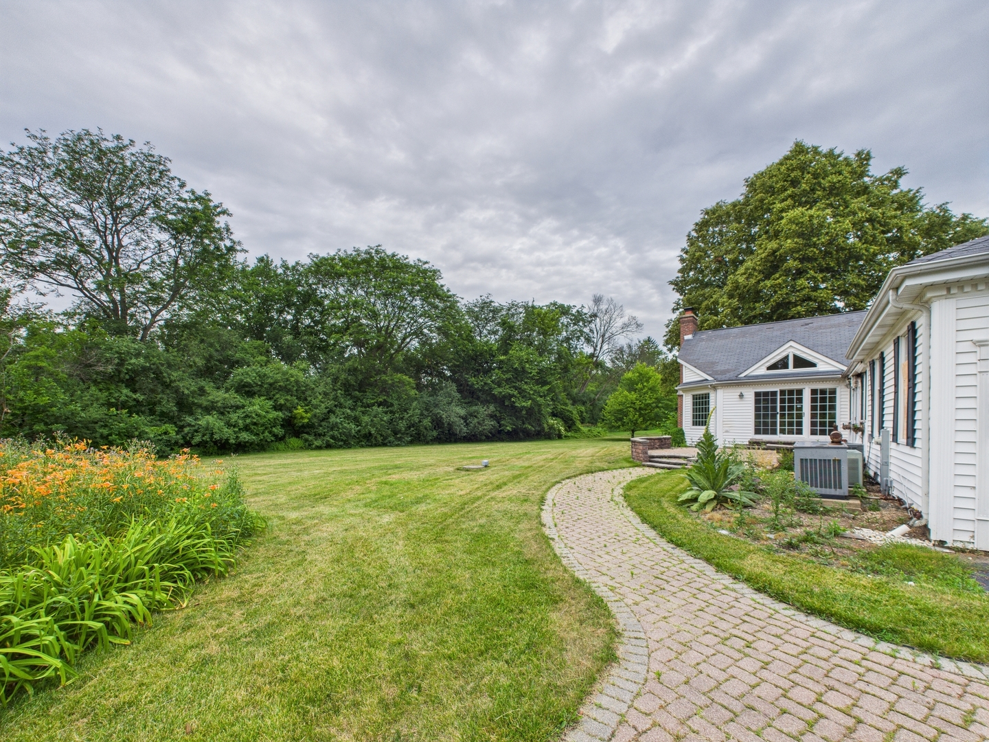 558 Saint Andrews Lane, Inverness, IL 60067