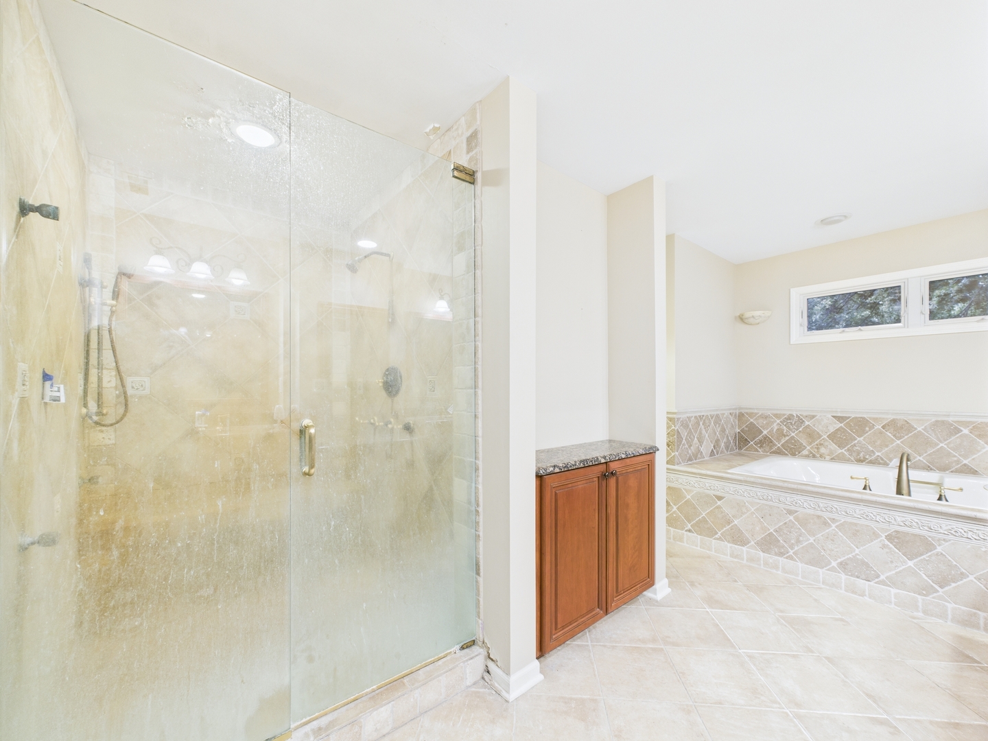 558 Saint Andrews Lane, Inverness, IL 60067