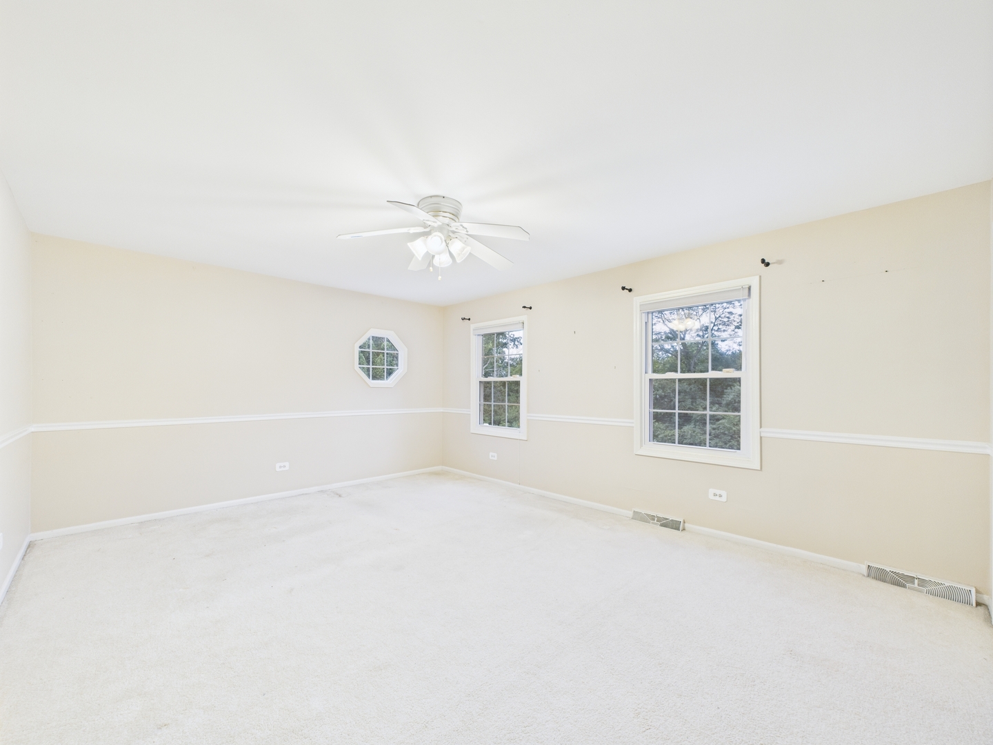 558 Saint Andrews Lane, Inverness, IL 60067