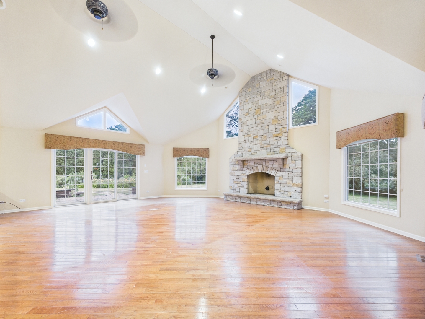 558 Saint Andrews Lane, Inverness, IL 60067