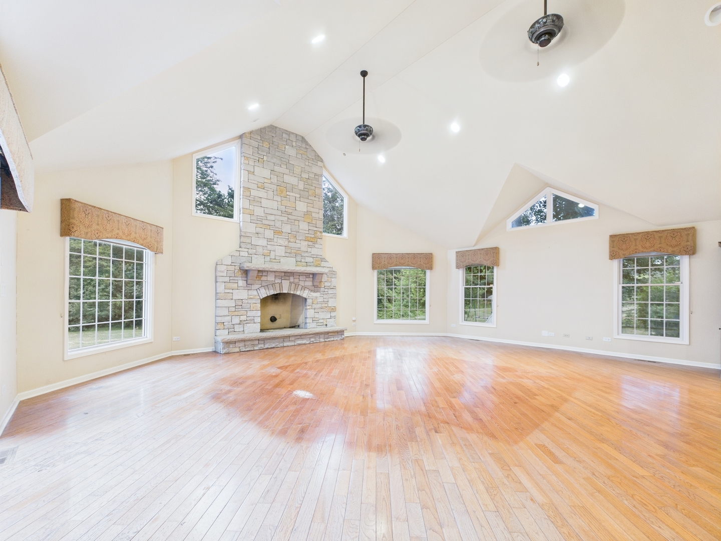 558 Saint Andrews Lane, Inverness, IL 60067