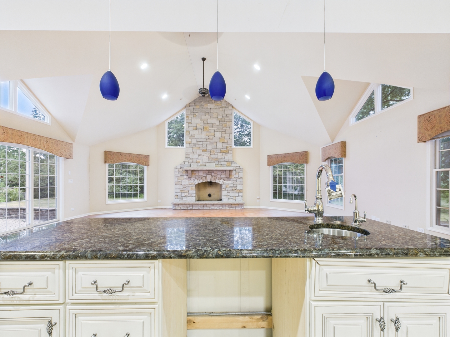 558 Saint Andrews Lane, Inverness, IL 60067