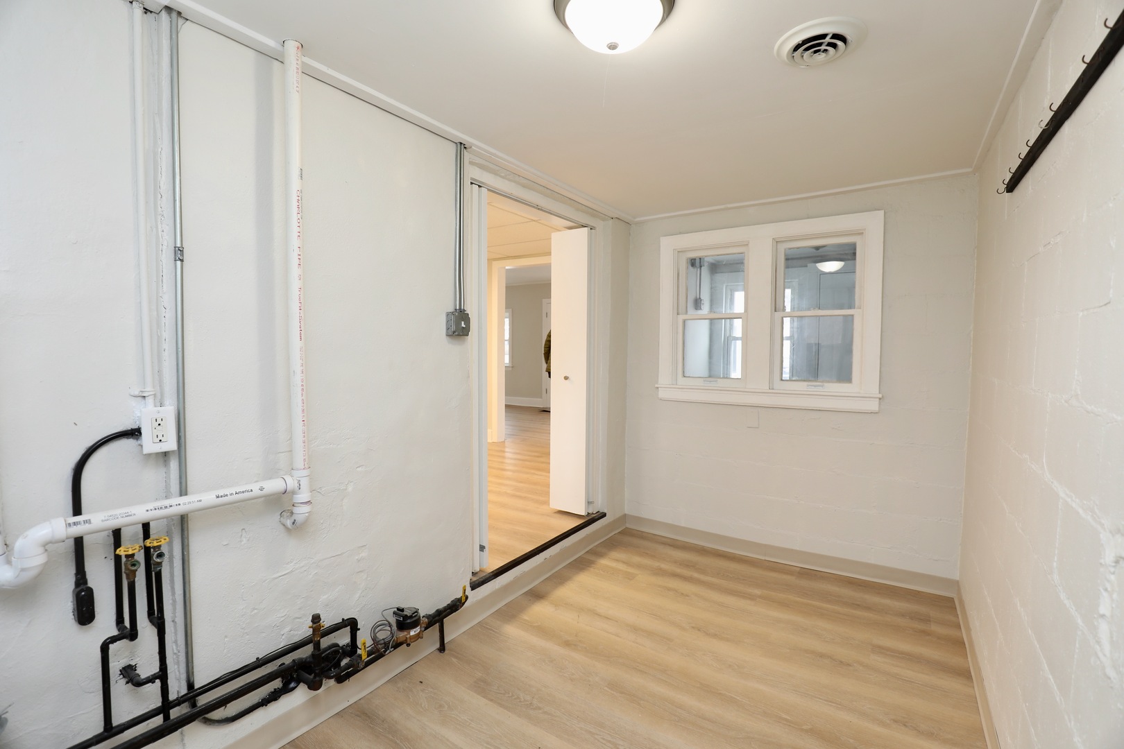 8 Peale Street, Joliet, IL 60433