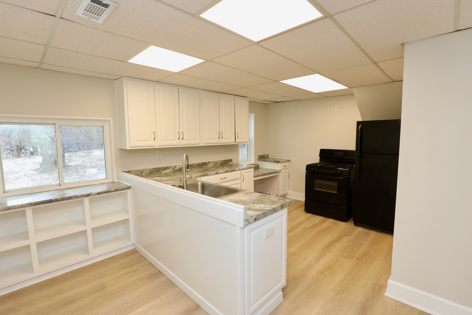 8 Peale Street, Joliet, IL 60433