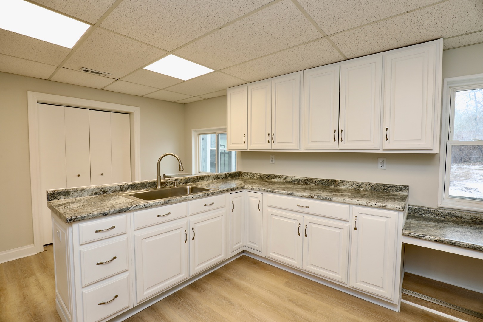 8 Peale Street, Joliet, IL 60433