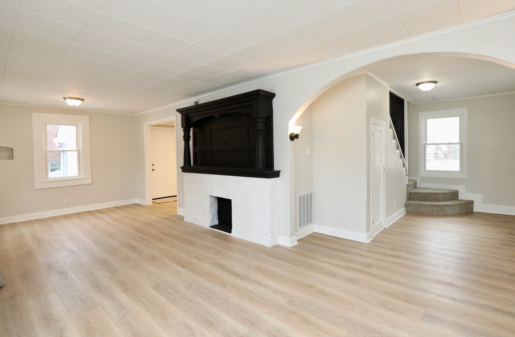 8 Peale Street, Joliet, IL 60433