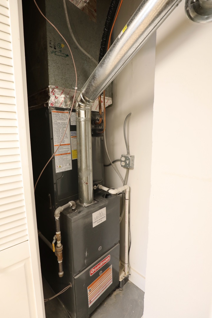 8 Peale Street, Joliet, IL 60433