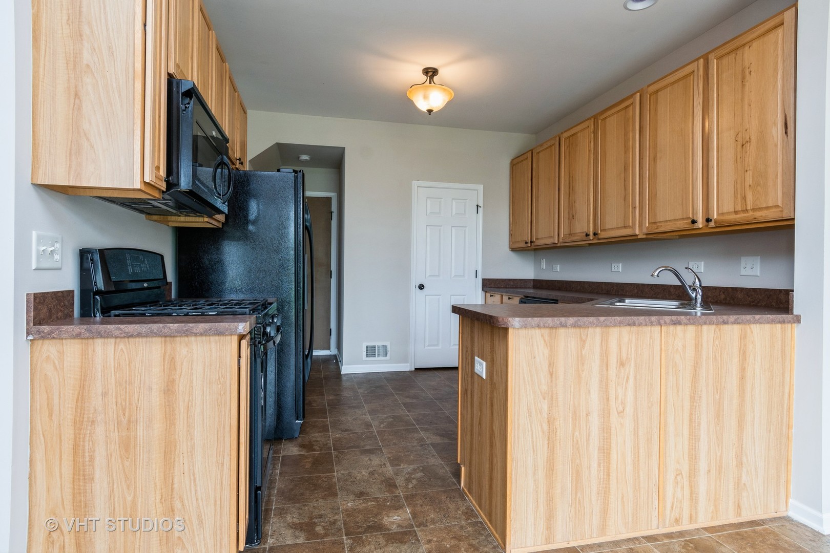 1028 HERON Circle, Joliet, IL 60431