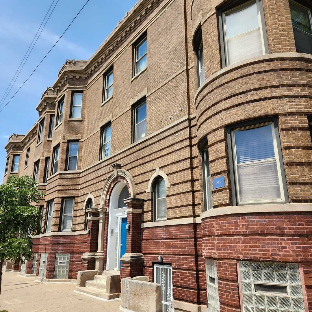 3700 W Cermak Road #1, Chicago, IL 60623