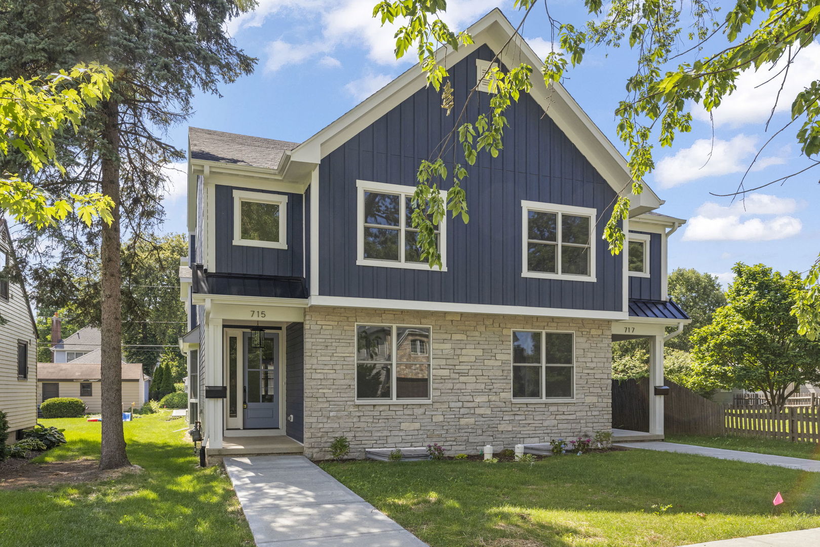 715 N Brainard Street, Naperville, IL 60563