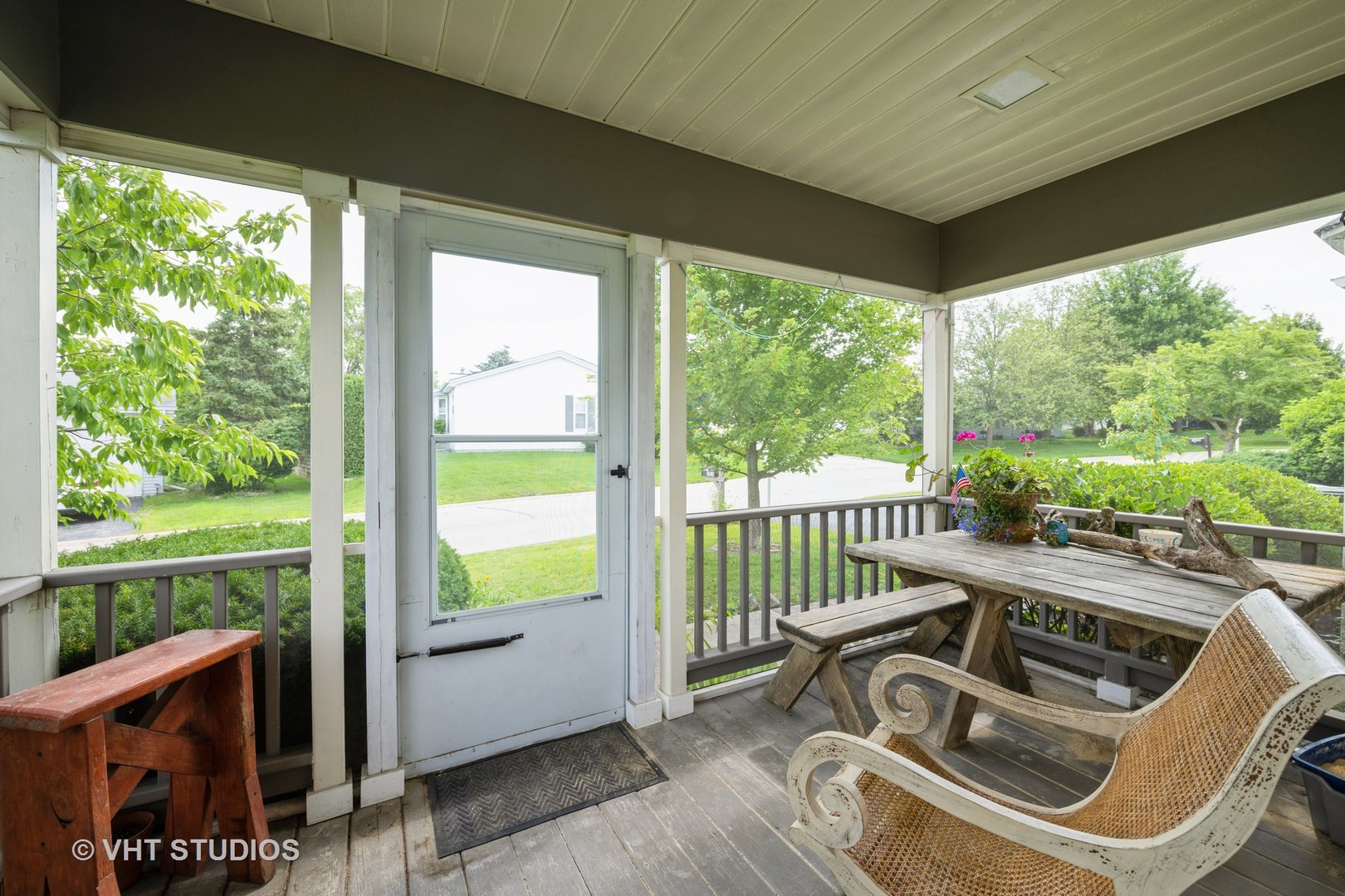 1016 Castleton Court, Grayslake, IL 60030