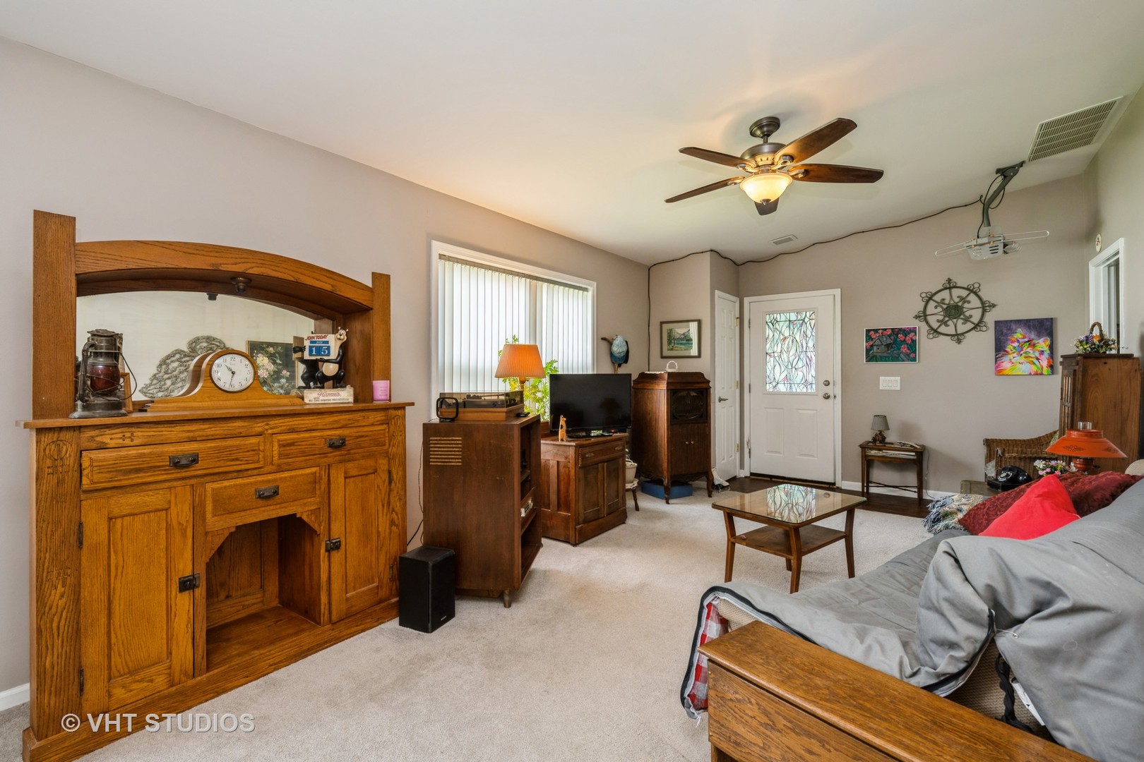 1016 Castleton Court, Grayslake, IL 60030
