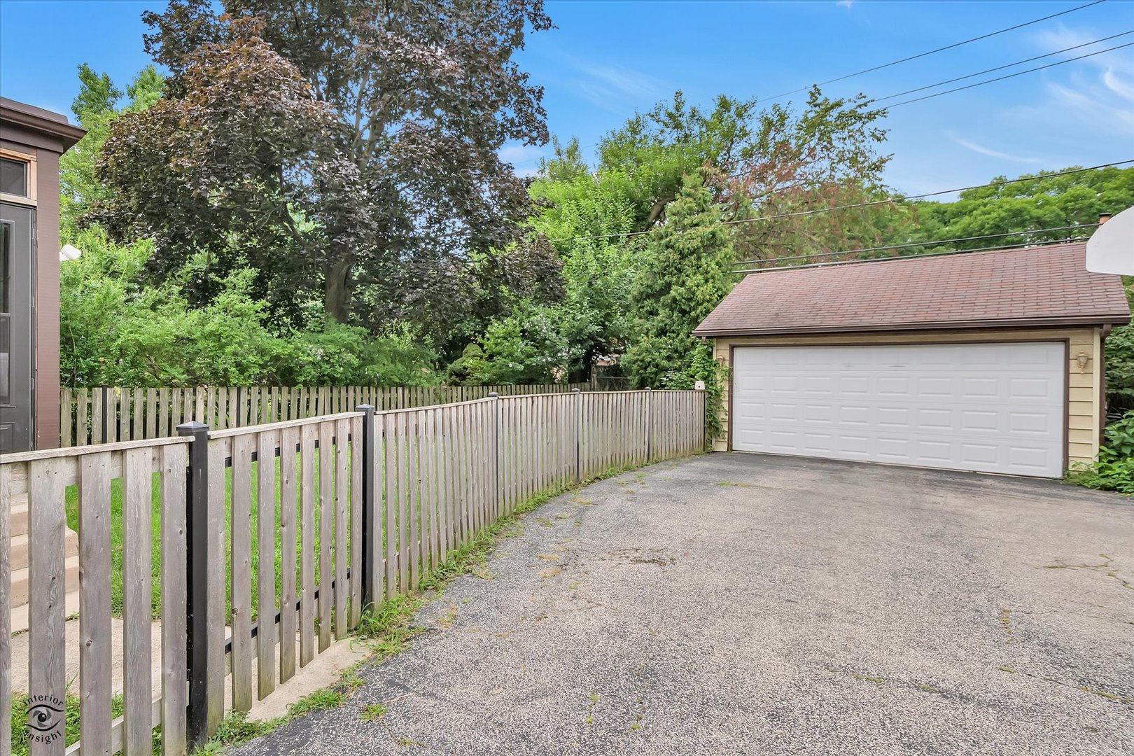 9204 S LEAVITT Street, Chicago, IL 60643