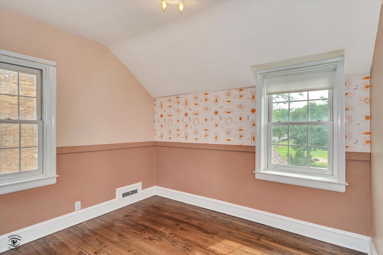 9204 S LEAVITT Street, Chicago, IL 60643
