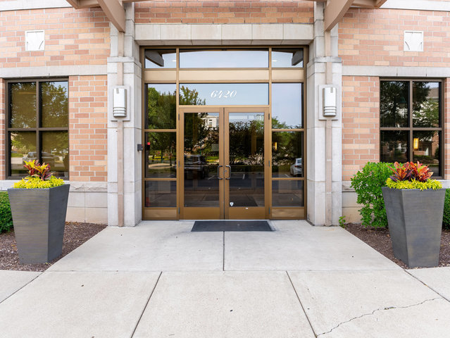 6420 Double Eagle Drive #314, Woodridge, IL 60517