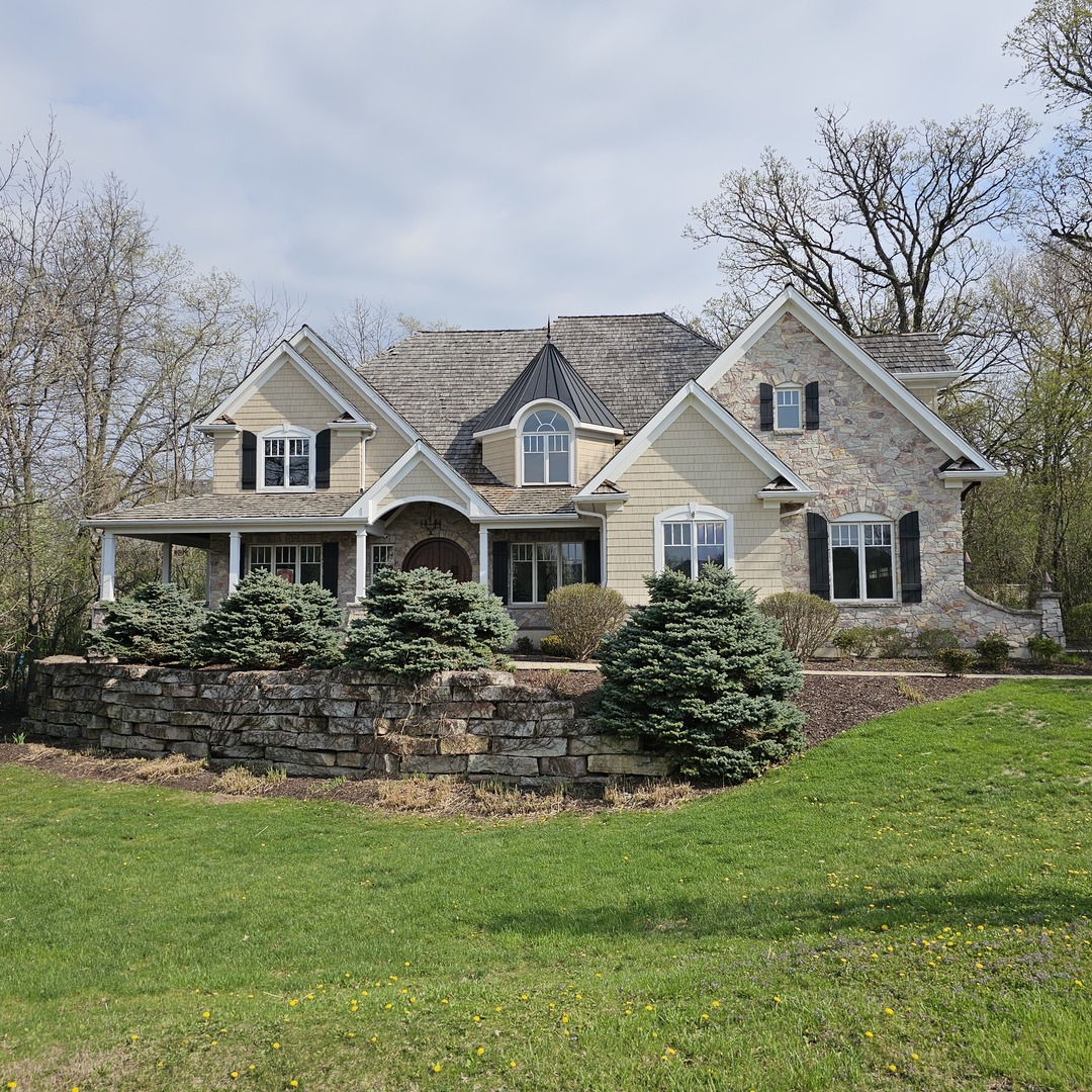 9065 Edinburgh Court, Lakewood, IL 60014