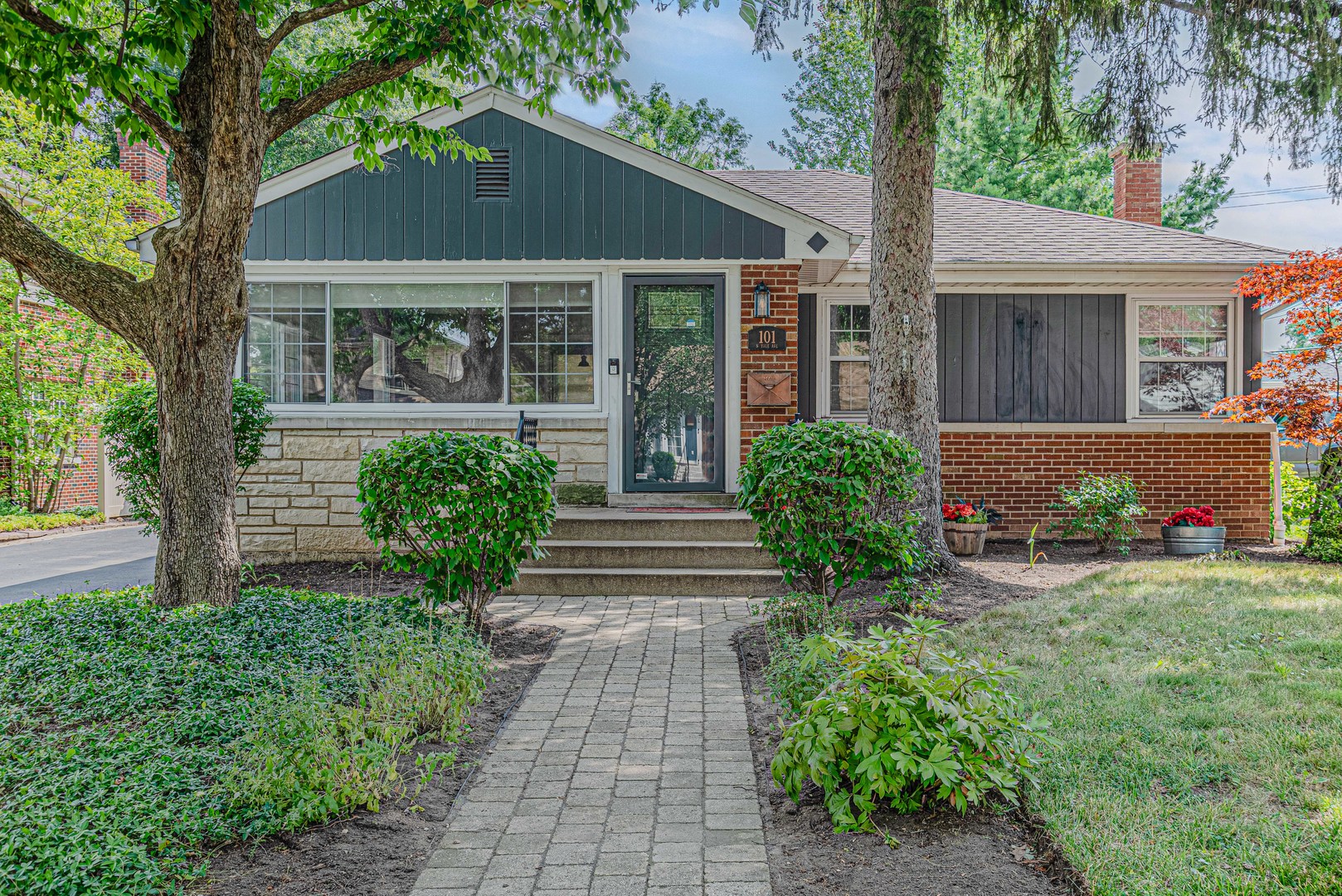 101 N Yale Avenue, Arlington Heights, IL 60005