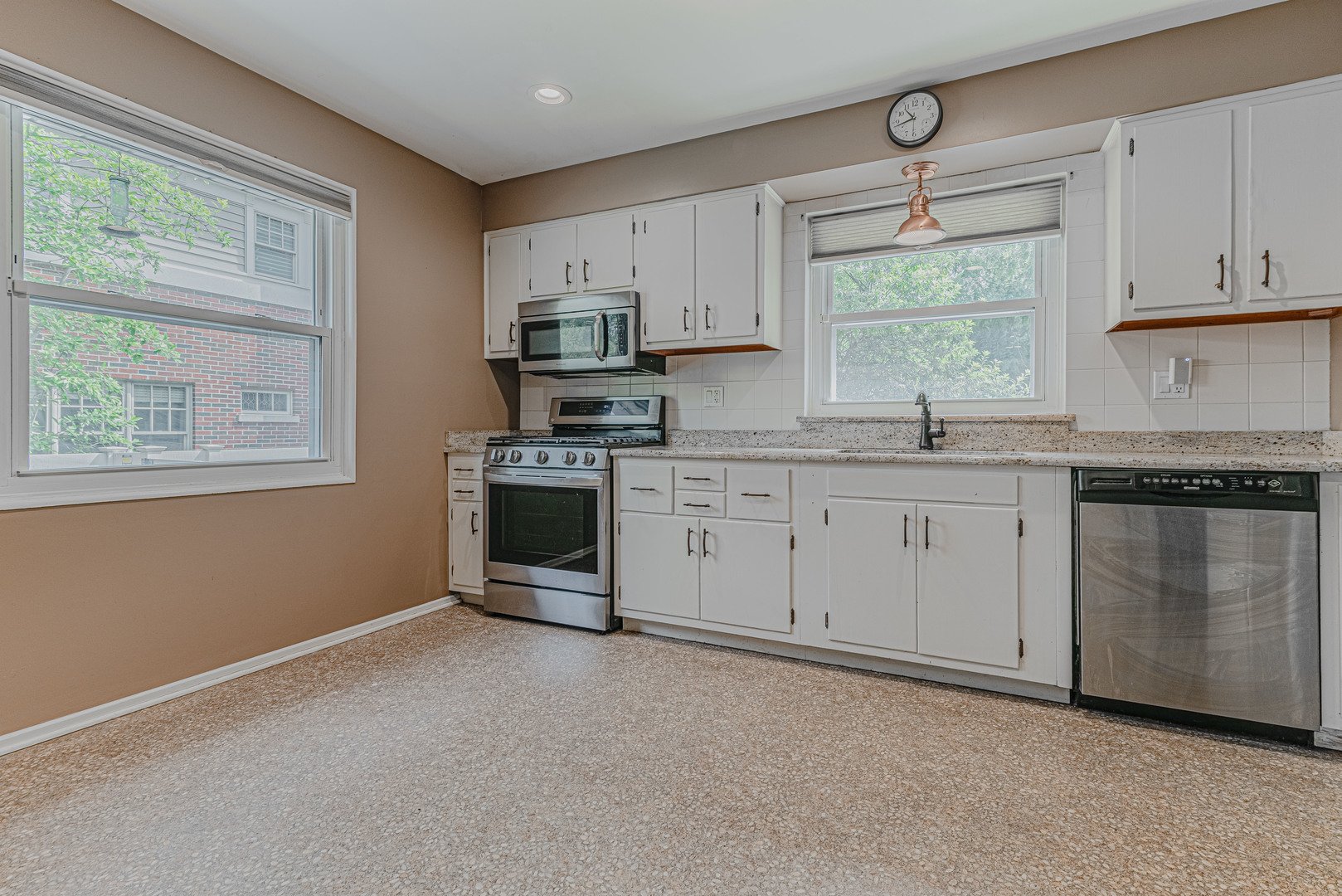 101 N Yale Avenue, Arlington Heights, IL 60005