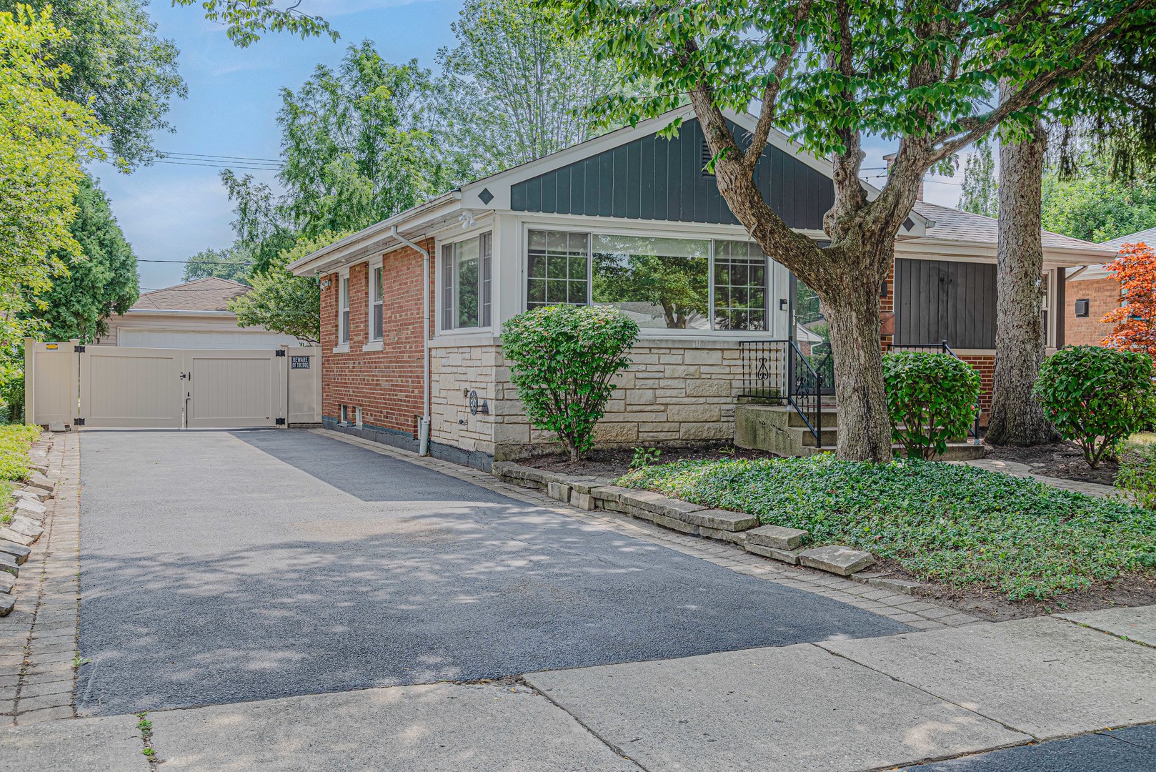 101 N Yale Avenue, Arlington Heights, IL 60005