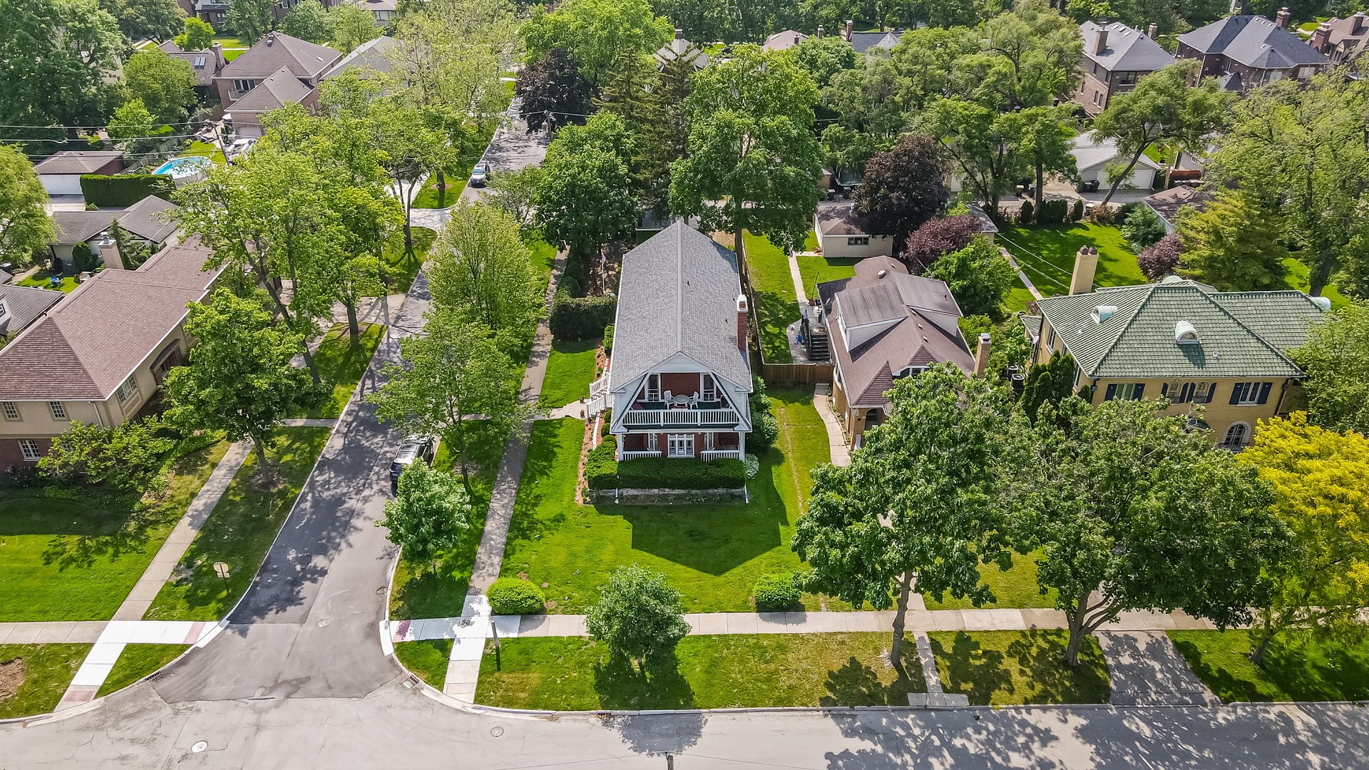 718 S WASHINGTON Avenue, Park Ridge, IL 60068