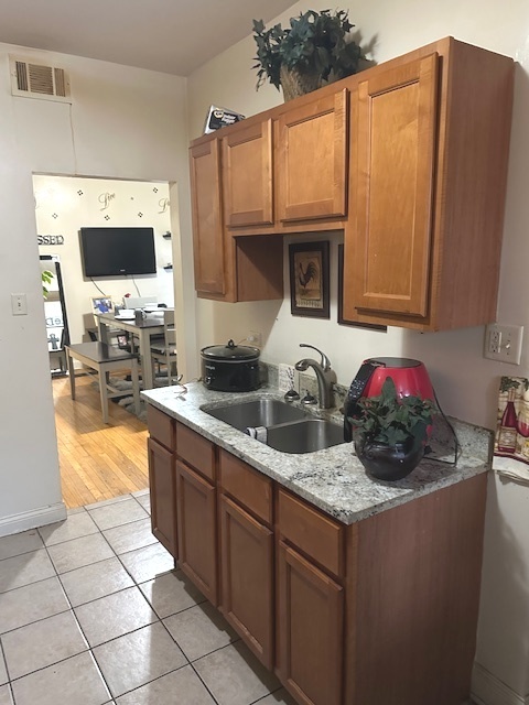 8219 S Ingleside Avenue, Chicago, IL 60619