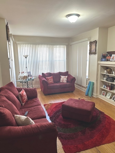 8219 S Ingleside Avenue, Chicago, IL 60619